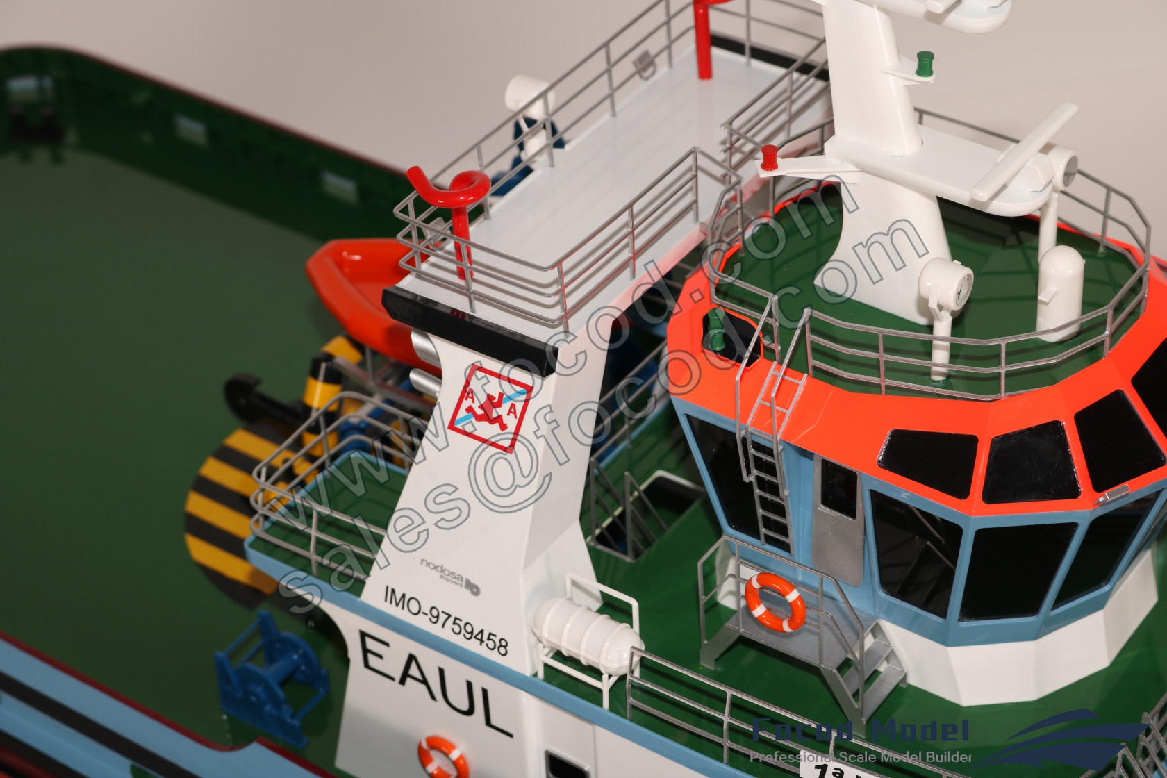 customized model of 32m Escort Tug